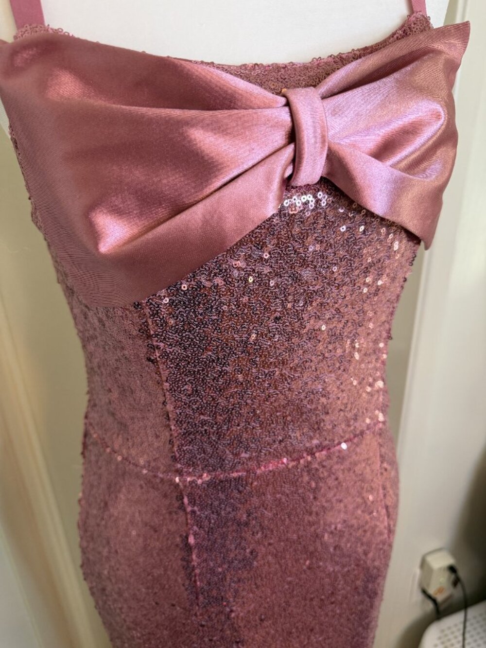 Hollywoodland Elle Rebel Rose Pink Sequin Malibu Wiggle Dress Sz M | Bodycon - Picture 2 of 11